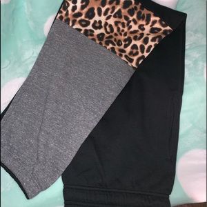 LARGE VS PINK CAMPUS PANTS NEW